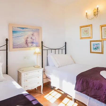 Cortijo Dos Pinos Villa *